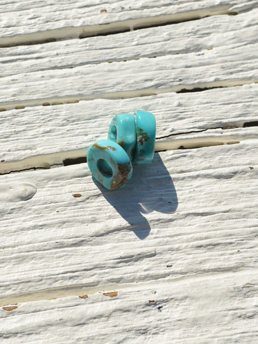 L-0011　TURQUOISE BEAD (M) (SET OF 2)