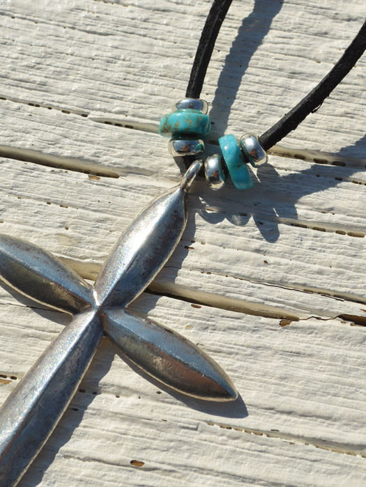 L-0011　TURQUOISE BEAD (M) (SET OF 2)