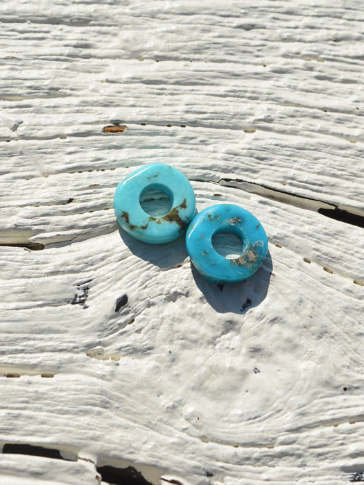 L-0011　TURQUOISE BEAD (M) (SET OF 2)