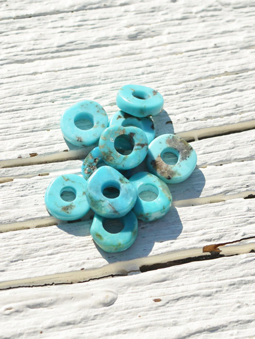 L-0011　TURQUOISE BEAD (M) (SET OF 2)