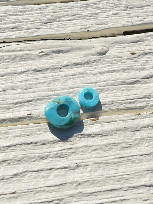 L-0011　TURQUOISE BEAD (M) (SET OF 2)