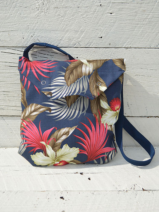 Shoulder Pouch (Hawaiian Floral Java Cloth)　