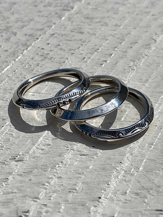 EXTRA THIN TRIANGLE RING (LEAF)