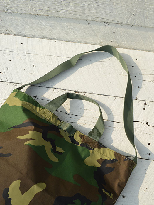 WATERPROOF CARRYING BAG