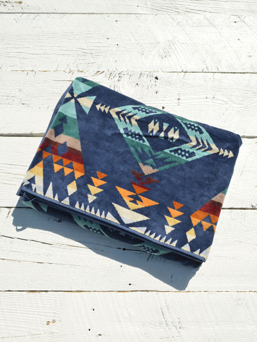 Oversized Jacquard Towels　