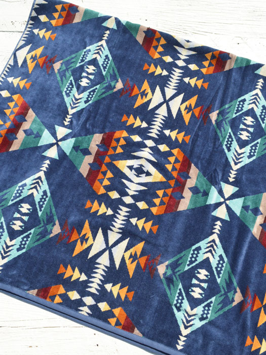 Oversized Jacquard Towels