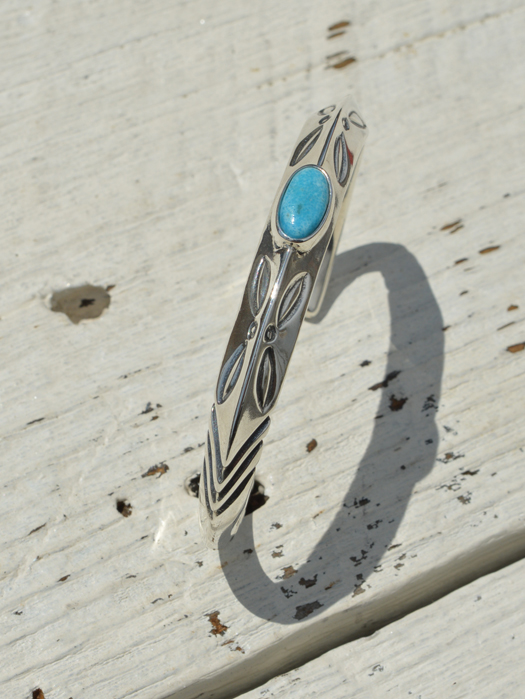 BR-0108 TRIANGLE TAPERED END BRACELET (TURQUOIS)　