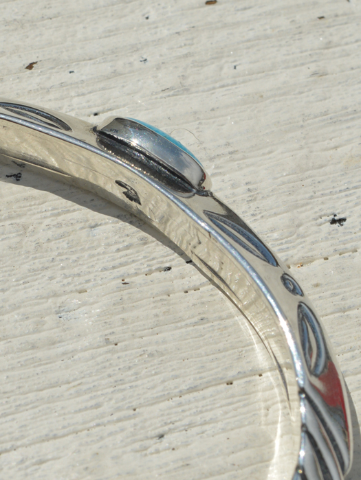BR-0108 TRIANGLE TAPERED END BRACELET (TURQUOIS)