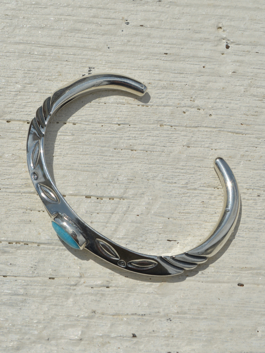 BR-0108 TRIANGLE TAPERED END BRACELET (TURQUOIS)