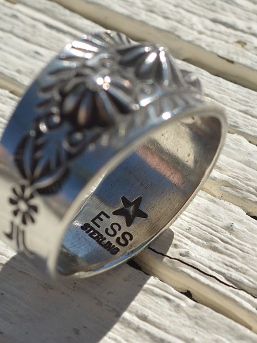 【Edison Sandy Smith】　Embossed and Stamped Ring