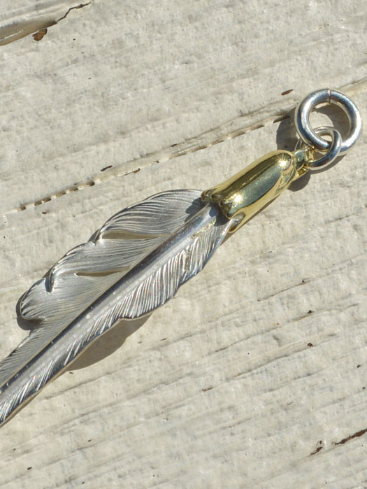 EFNL-0048　EAGLE HEAD KAZEKIRI FEATHER PENDANT No. 48 (18K GOLD ACCENT)