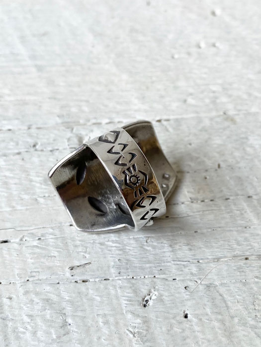 【Ray Adakai】 Emboss Star Ring