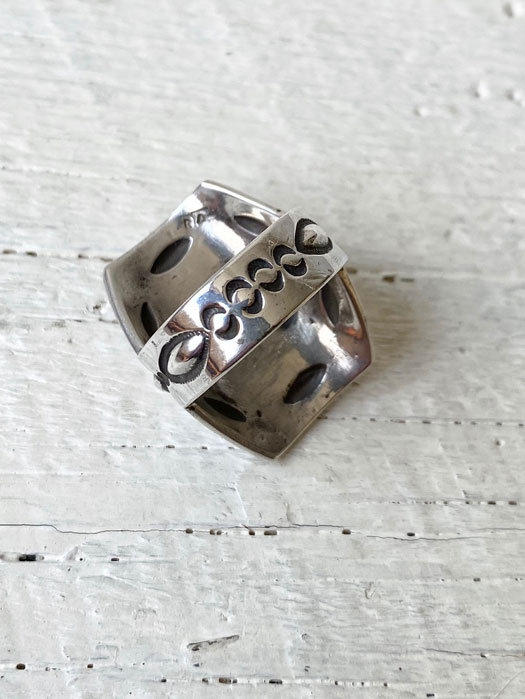 【Ray Adakai】 Emboss Star Ring