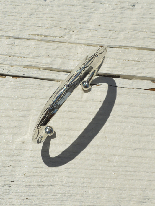 BR-0084 TRIANGLE TAPERED END BRACELET (NAJA)
