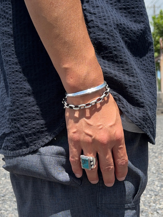 BR-0084 TRIANGLE TAPERED END BRACELET (NAJA)