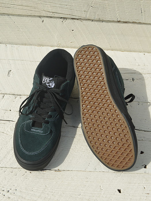 HALF CAB (BLACK OUTSOLE)