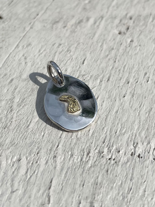 EFNL-0038　EAGLE HEAD PENDANT (18K GOLD ACCENT)  (S)