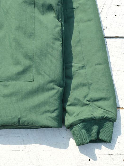 MOUNTAIN PUFFER HOODIE