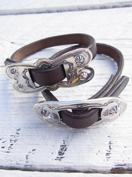 BR-0100/BR-0101　BUCKLE LEATHER BRACELET (BUTTERFLY/OVAL)　(BROWN)　　